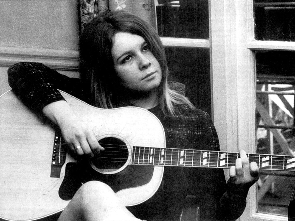 Sandy Denny: The Pre-eminent British Folk Rock Singer