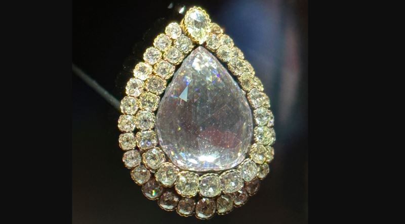 Dünyanın En Büyük Elmaslarından Kaşıkçı Elması Osmanlı Hazinesine Nasıl Geldi?