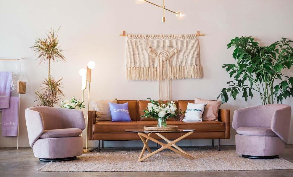 How Upholstery Services Are Transforming Homes in Abu Dhabi?