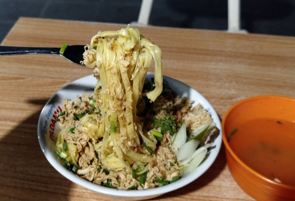 Pangsit Mie Ayam Jakarta (Kedai Pelampong) - Jakarta Chicken Noodle Dumplings (Kedai Pelampong)