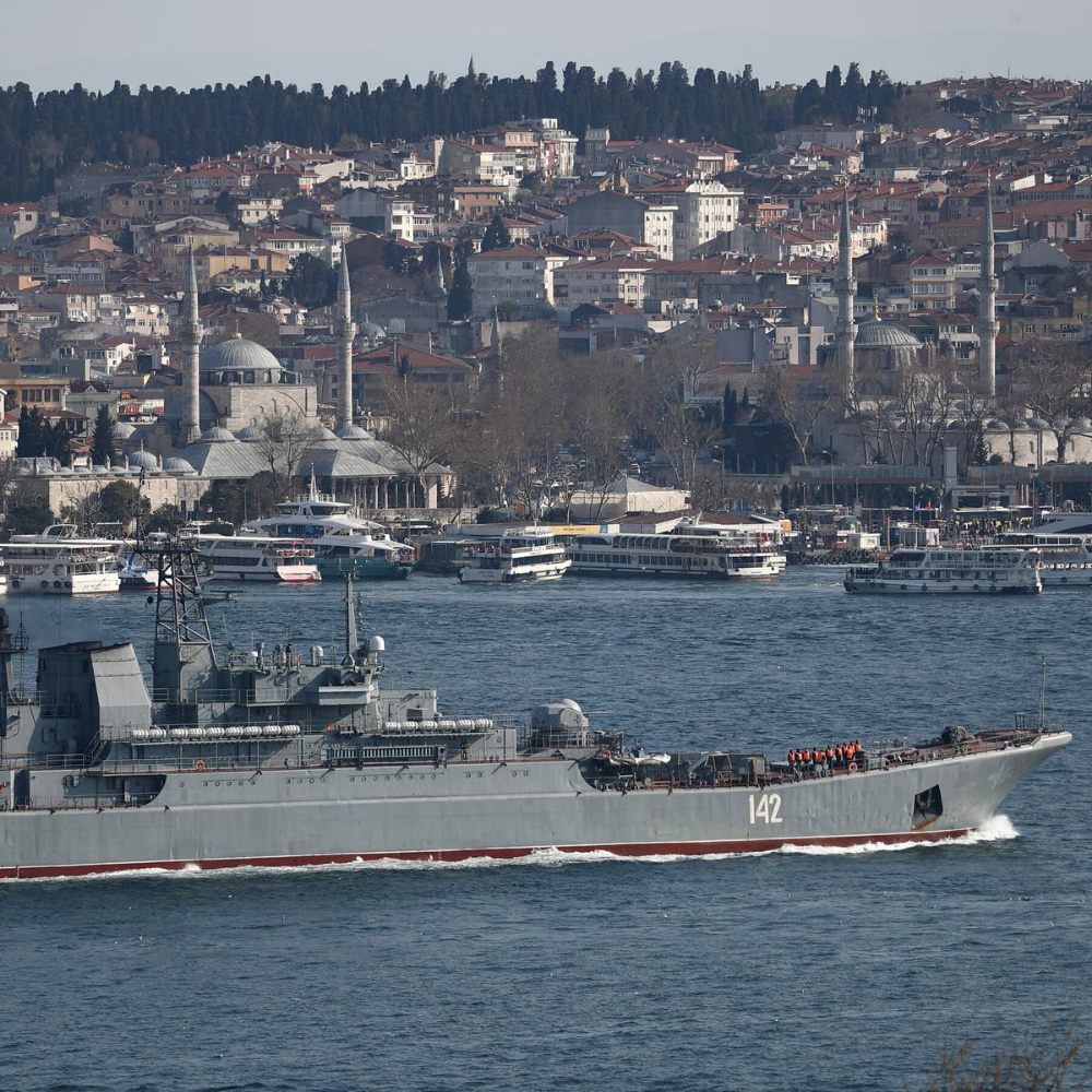 Ukraine Hits Major Russian Warship, but Loses Ground in the East