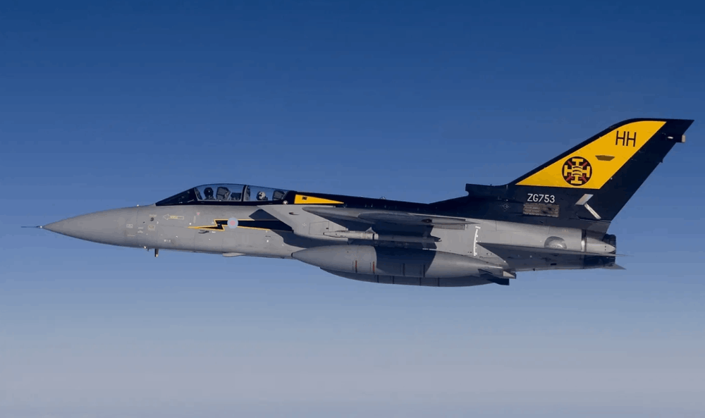 5 Iconic Military Aviation Images