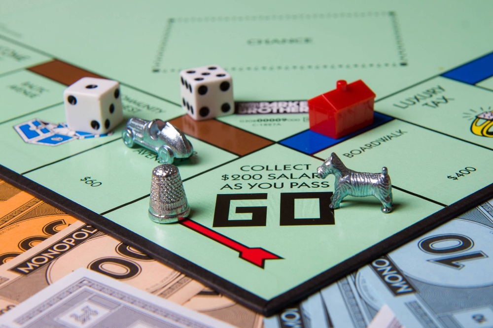 From Board Games to Outdoor Activities: The Ultimate List of Games to Play with Friends